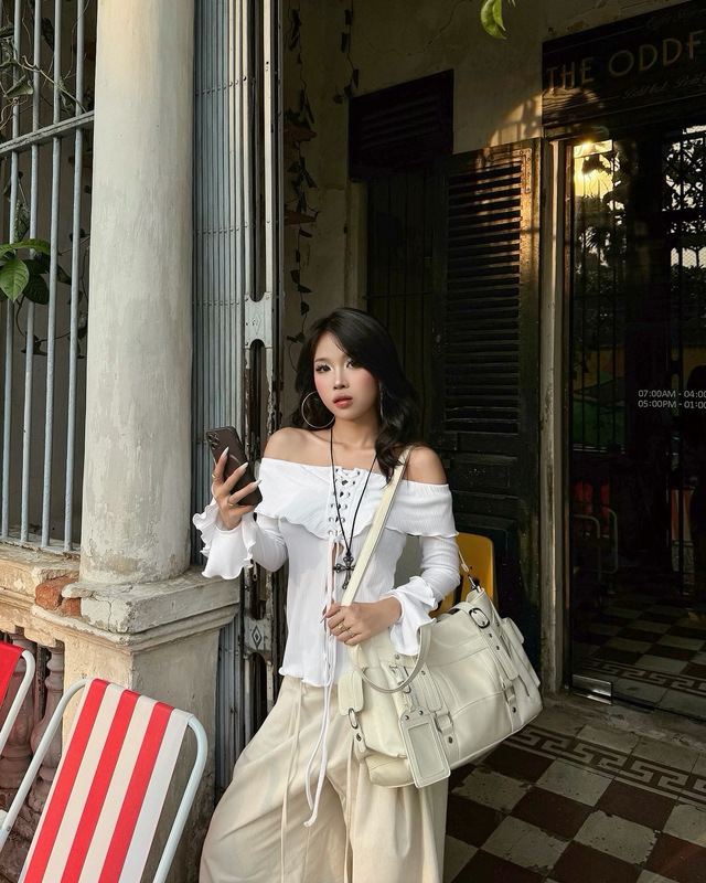 Vẻ đẹp kh&ocirc;ng tuổi từ những thiết kế khuy&ecirc;n tai tr&ograve;n thanh lịch   - Ảnh 5.