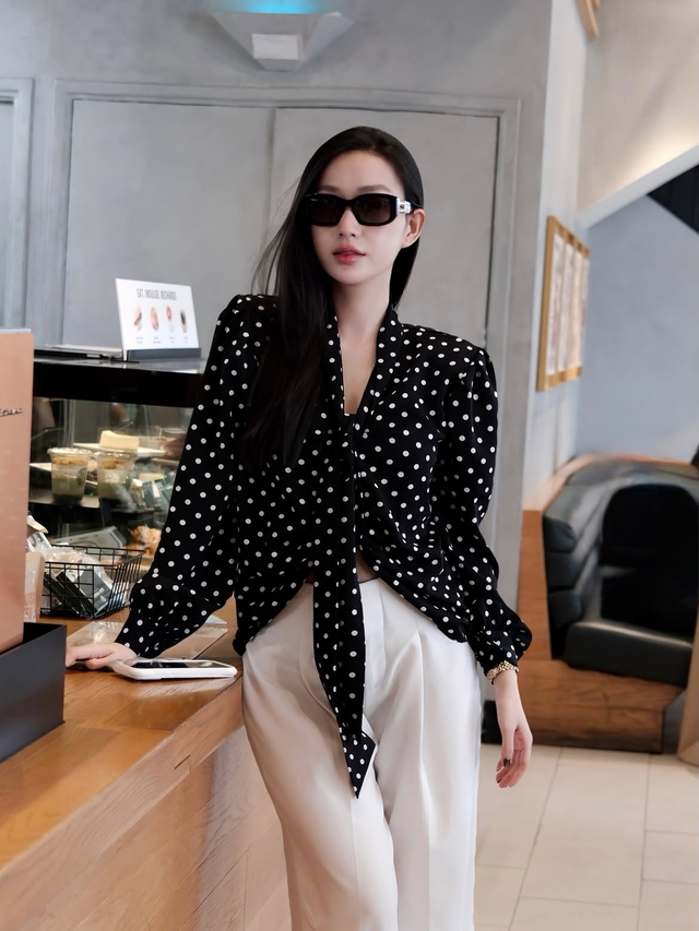 Tưởng cũ mà mới, diện lên là sang với họa tiết cổ điển - Ảnh 6.