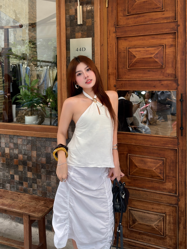 Vẻ đẹp kh&ocirc;ng tuổi từ những thiết kế khuy&ecirc;n tai tr&ograve;n thanh lịch   - Ảnh 6.