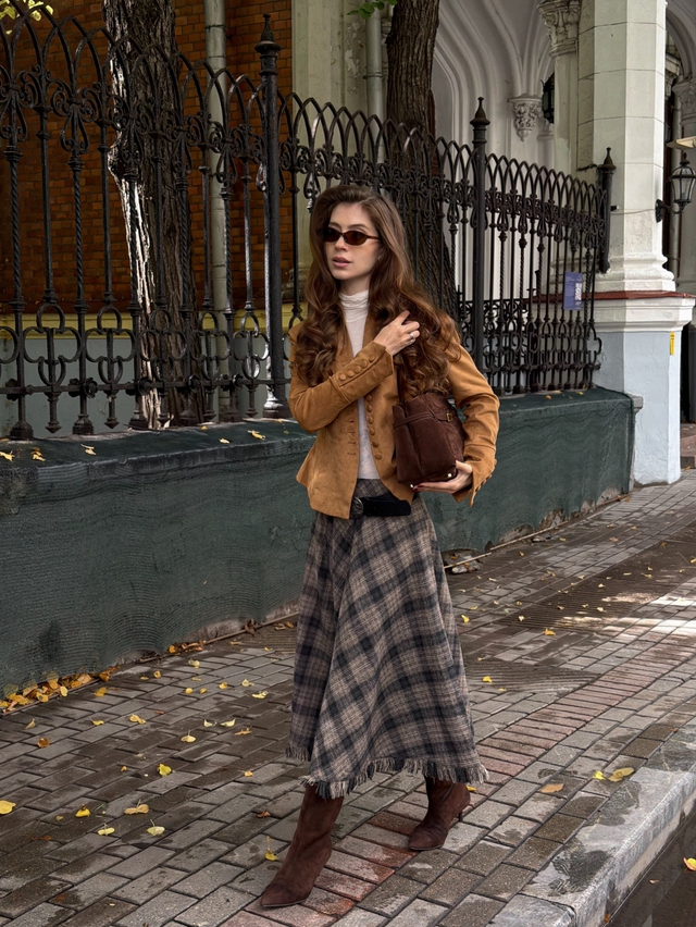 Ch&acirc;n v&aacute;y vintage cho tủ đồ thu trở n&ecirc;n l&atilde;ng mạn, cuốn h&uacute;t - Ảnh 5.