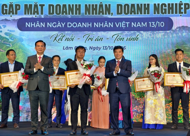 Lâm Đồng sẽ cùng doanh nghiệp nắm tay nhau thật ấm - Ảnh 6.