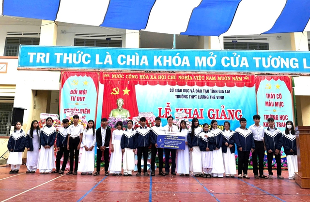C&aacute;c đơn vị trong EVNGENCO2 chung tay tiếp sức học sinh đến trường - Ảnh 2.