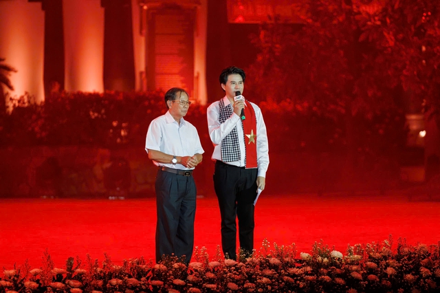 MC Vũ Mạnh Cường trải lòng về sân khấu đặc biệt nhất trong đời - Ảnh 2.