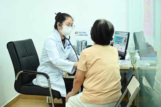 Cúm A nguy hiểm thế nào với người lớn tuổi có bệnh nền? Bác sĩ đưa ra lời khuyên - Ảnh 2.