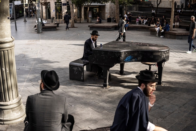 Thêm một quốc gia mở đại sứ quán ở Jerusalem - Ảnh 1.