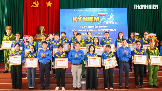 Gia Lai tôn vinh những người trẻ sống đẹp, cống hiến vì cộng đồng - Ảnh 3.