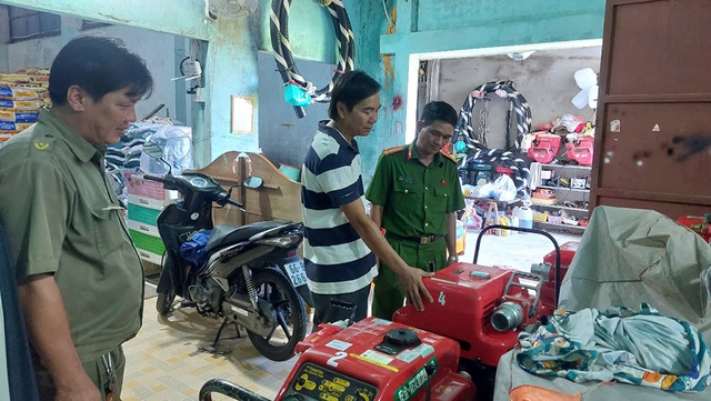 Người đàn ông chi tiền tỉ mua thiết bị và lập đội chữa cháy tình nguyện- Ảnh 1.