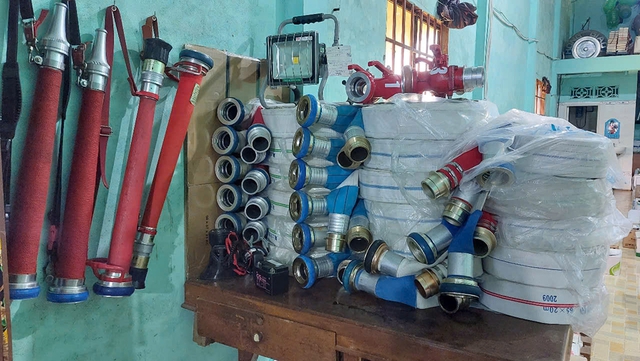 Người đàn ông chi tiền tỉ mua thiết bị và lập đội chữa cháy tình nguyện- Ảnh 2.