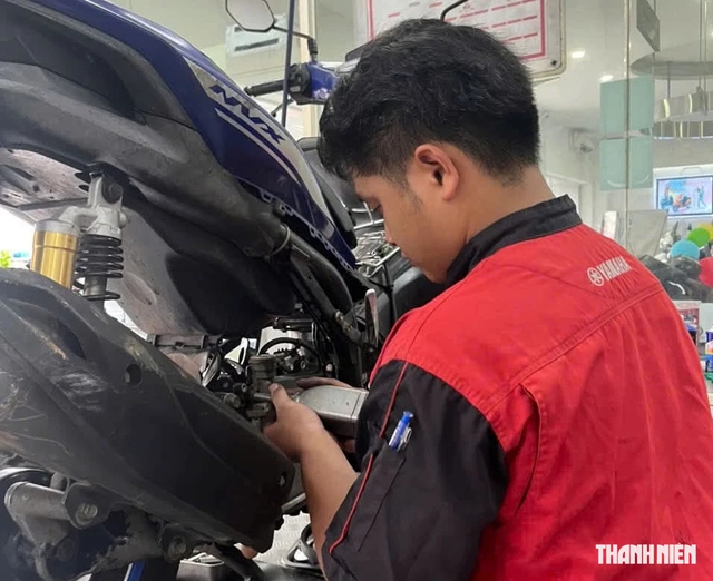 Xe chết máy giữa đường ngập, tuyệt đối đừng làm những điều này... - Ảnh 4.