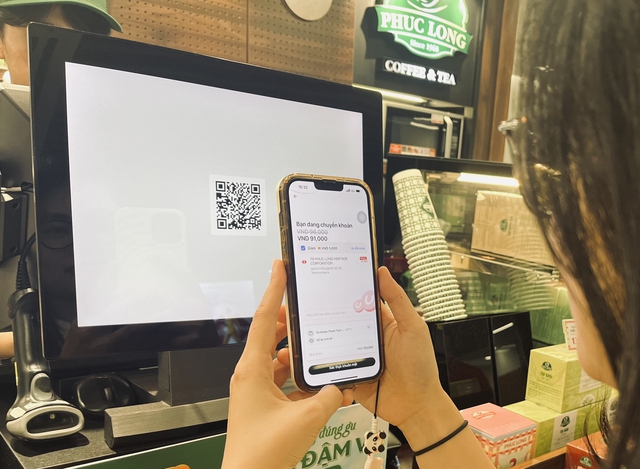 Quét QR Techcombank, nhận nhiều ưu đãi: Dùng voucher, thanh toán bằng U-Point, trúng iPhone 18 Pro - Ảnh 2.