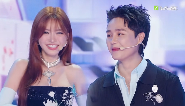 Phản ứng của Bích Phương khi Tăng Duy Tân 'thả thính' trên sóng truyền hình - Ảnh 1.