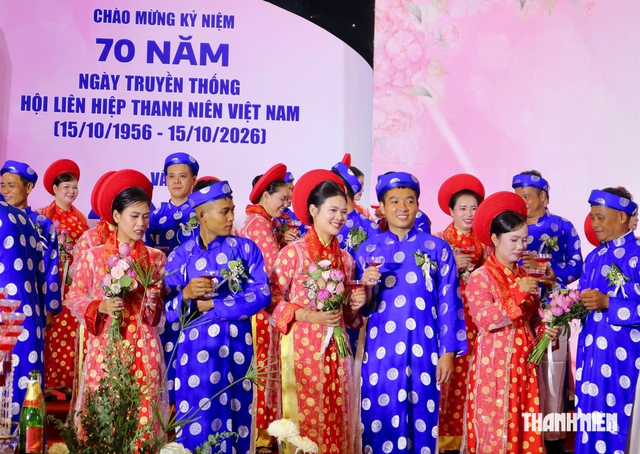 Từng nghĩ cả đời không được mặc áo cưới, nay nhiều cặp đôi vỡ òa hạnh phúc - Ảnh 4.