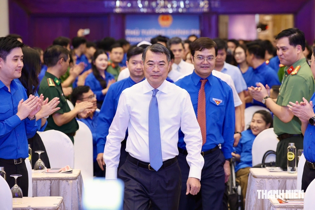 300 thanh niên hào hứng tham gia chương trình đối thoại của Thủ tướng Chính phủ - Ảnh 1.