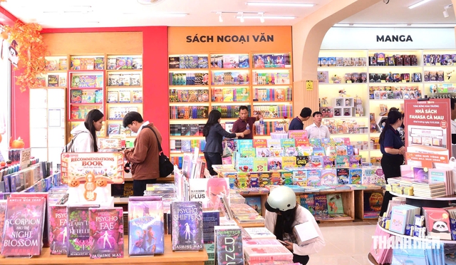Nhà sách hiện đại đầu tư 13 tỉ đồng khai trương tại Cà Mau - Ảnh 4.