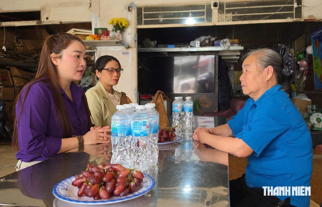 Lâm Đồng biểu dương vợ chồng tặng 4.000 cành cúc trắng tri ân liệt sĩ - Ảnh 5.