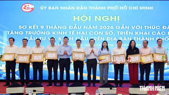TP.HCM thưởng công trình cho 4 phường giải ngân đầu tư công tốt - Ảnh 1.