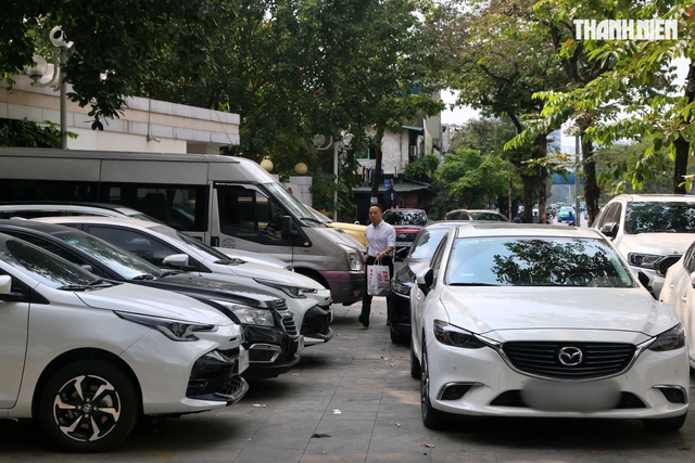 Bảng giá trông giữ xe mới của Hà Nội, nhiều nơi tăng gấp đôi- Ảnh 1.