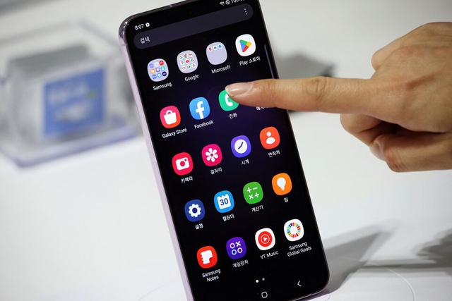 Vì sao điện thoại Samsung Galaxy hiện biểu tượng định vị dù đã tắt Google Maps? - Ảnh 1.