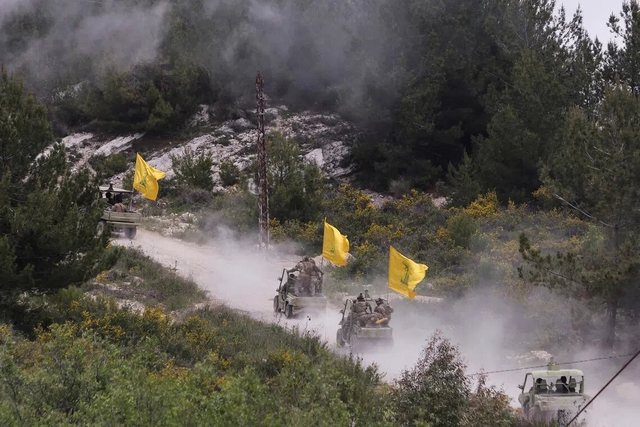 Hezbollah tiếp tục thách thức lệnh cấm hoạt động quân sự tại Lebanon - Ảnh 1.