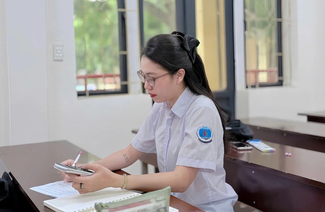 26 tuổi mới học lớp 12, cô gái được chọn vào đội tuyển học sinh giỏi - Ảnh 3.