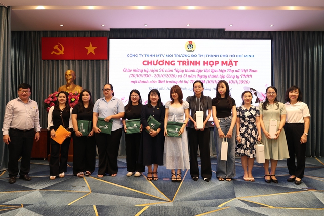 Món quà 20.10 đặc biệt dành cho nữ công nhân môi trường TP.HCM - Ảnh 3.