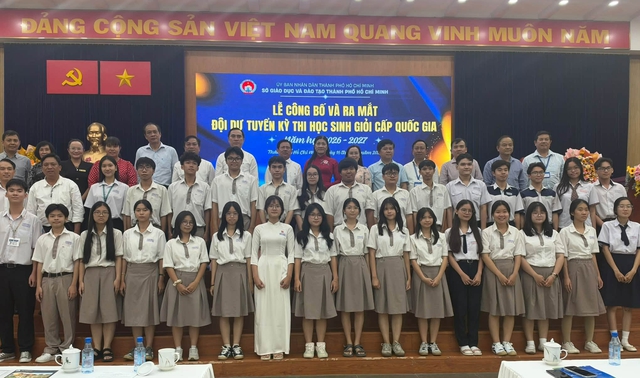 TP.HCM ra mắt đội tuyển tham dự kỳ thi chọn học sinh giỏi quốc gia- Ảnh 1.