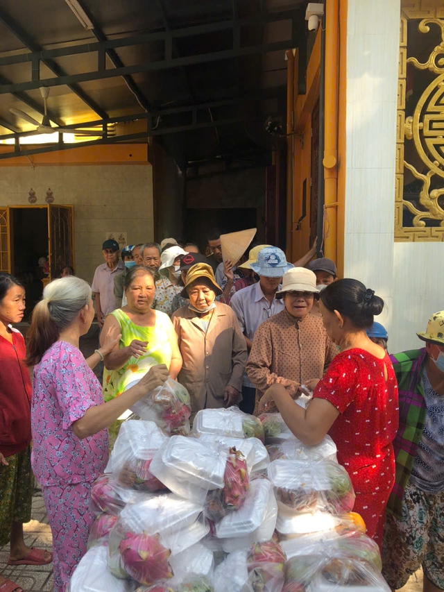 Trân quý Cơm Chay của những tấm lòng nhân ái - Ảnh 1.