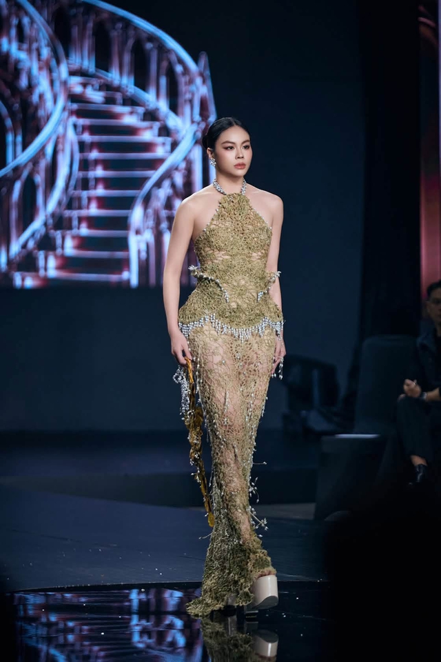 Mãn nhãn với bộ sưu tập đoạt giải của 2 thủ khoa ngành thiết kế thời trang - Ảnh 4.