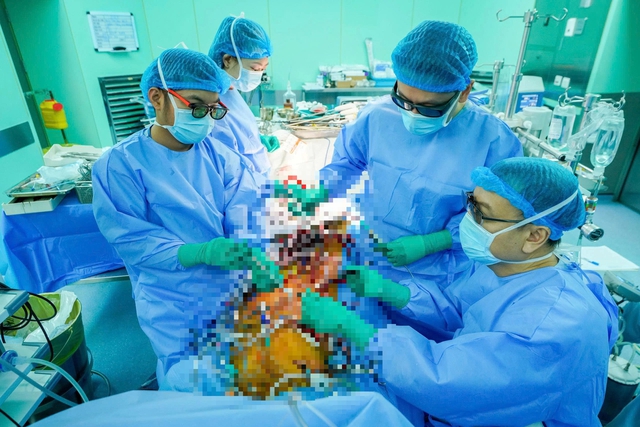 BẢO TỒN VAN TỰ NHIÊN CHO NGƯỜI BỆNH HỞ VAN HAI LÁ NẶNG BẰNG PHẪU THUẬT NỘI SOI - Ảnh 1.