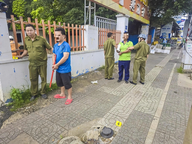 Công an TP.HCM tạm giữ 2 tài xế rượt đuổi, đánh nhau trên quốc lộ 51- Ảnh 1.