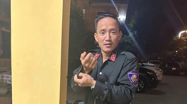 Cảnh sát cơ động Huế dũng cảm lao xuống sông cứu thanh niên đang chới với- Ảnh 3.