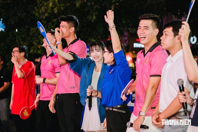 'Nhìn lên khán đài mà đá': Động lực phía sau những VĐV Việt Nam - Ảnh 4.