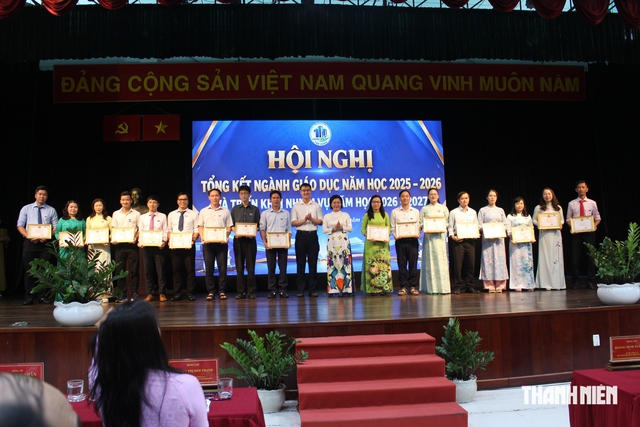 TP.HCM: 'Ki&ecirc;n quyết kh&ocirc;ng n&acirc;ng điểm, l&agrave;m đẹp học bạ' - Ảnh 7.