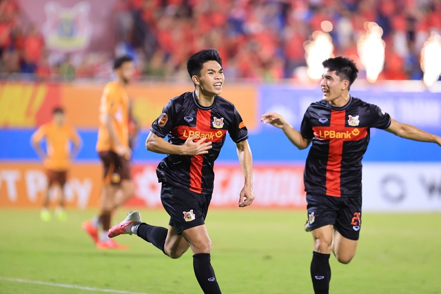 Bảng xếp hạng V-League mới nhất: Ninh Bình lên đỉnh, Hà Nội hồi sinh ngoạn mục, CLB TP.Đồng Nai rơi xuống đáy- Ảnh 1.