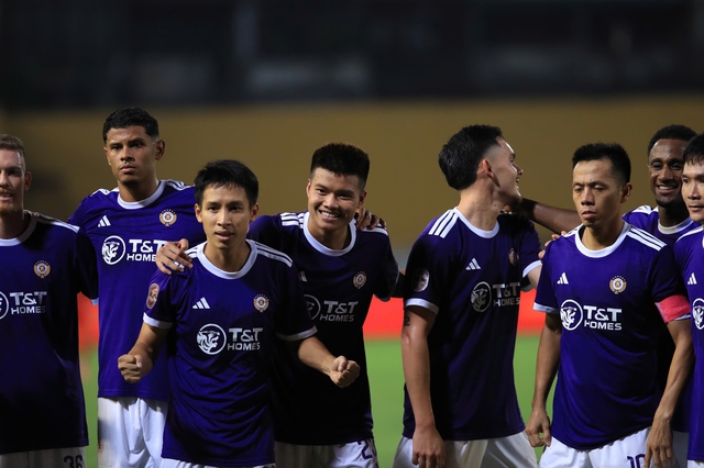 Bảng xếp hạng V-League mới nhất: Ninh Bình lên đỉnh, Hà Nội hồi sinh ngoạn mục, CLB TP.Đồng Nai rơi xuống đáy- Ảnh 2.