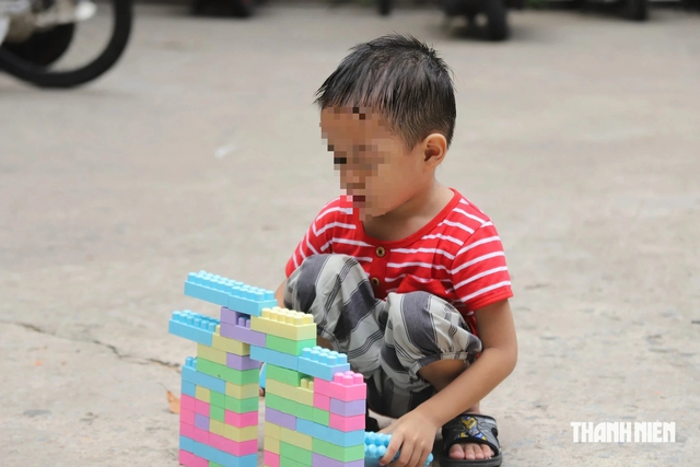 Bốn cháu bé bị bỏ rơi được nhà chùa cưu mang - Ảnh 5.