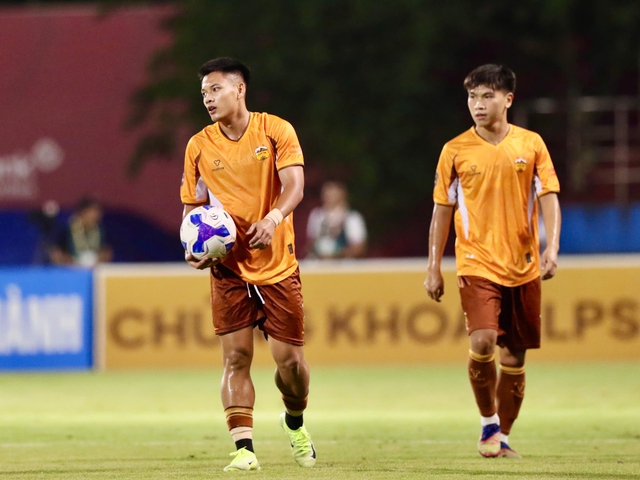 Hoàng Đức cực hay, Ninh Bình FC thắng HAGL 4-3 trong cuộc đua tỷ số điên rồ với 2 thẻ đỏ- Ảnh 3.