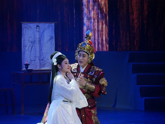NSƯT Kim Tử Long dốc cạn tơ tằm trong liveshow sinh nhật tuổi 60- Ảnh 3.