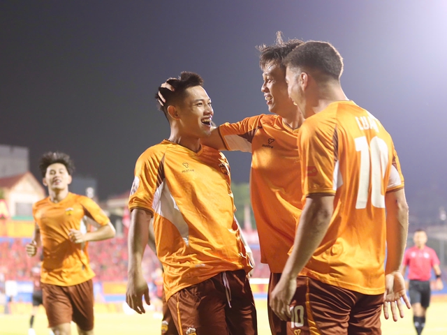 Hoàng Đức cực hay, Ninh Bình FC thắng HAGL 4-3 trong cuộc đua tỷ số điên rồ với 2 thẻ đỏ- Ảnh 2.