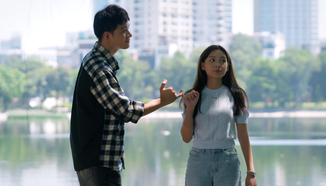 Cặp đôi mới “khóa môi” trên phim giờ vàng gây chú ý - Ảnh 1.