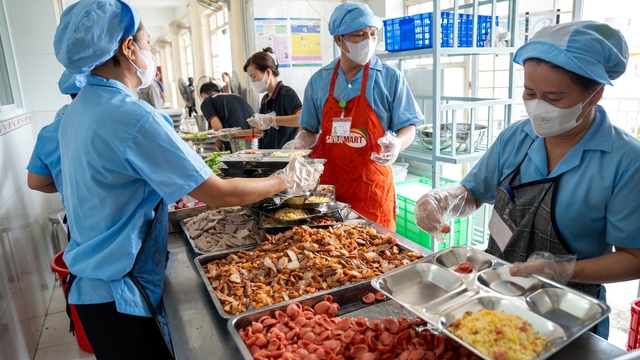 Bữa ăn học đường: Minh bạch từ nguồn cung đến suất ăn - Ảnh 3.