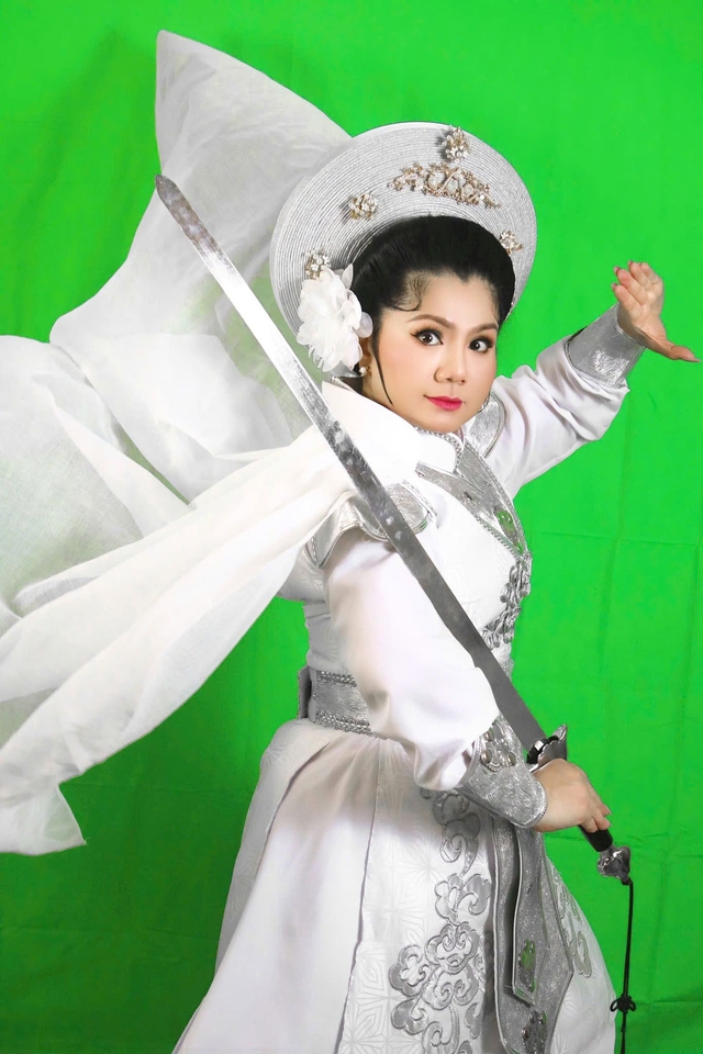 Nghệ sĩ cải lương Tú Sương: - Ảnh 3.
