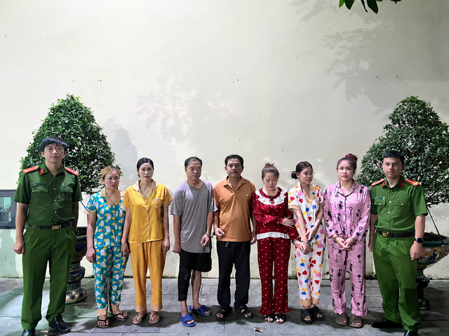 Từ vụ môi giới mại dâm, Công an TP.HCM phá thêm đường dây cá độ bóng đá- Ảnh 1.