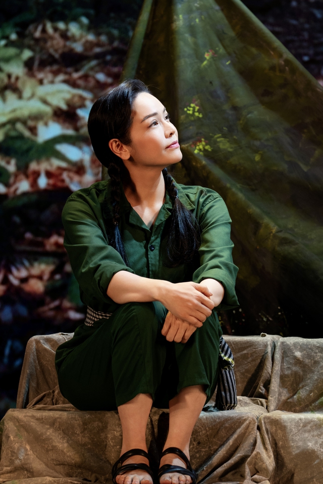 Cuộc sống của Nhật Kim Anh ở tuổi 41 - Ảnh 1.
