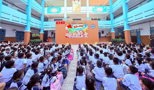 Sau tai nạn đáng tiếc ở Hải Phòng, trường TP.HCM nhắc phụ huynh đón con đúng giờ - Ảnh 1.