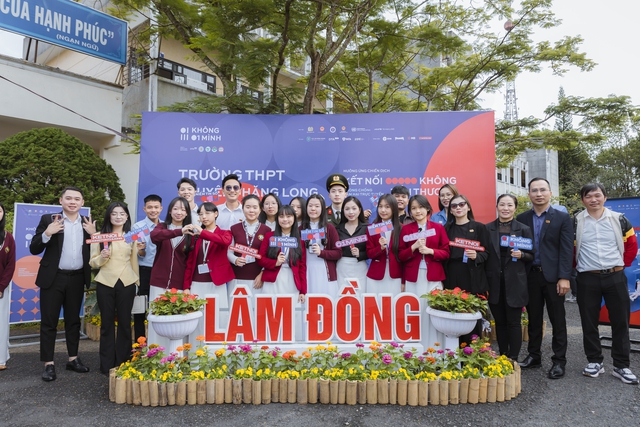 Gần 5.000 học sinh, sinh viên Lâm Đồng hưởng ứng chiến dịch ‘Không Một Mình’ - Ảnh 1.