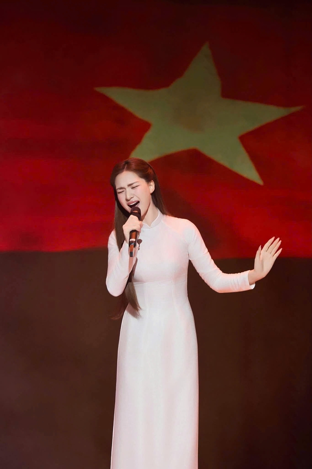 Dàn sao đổ bộ concert quốc gia 30.000 khán giả
- Ảnh 3.
