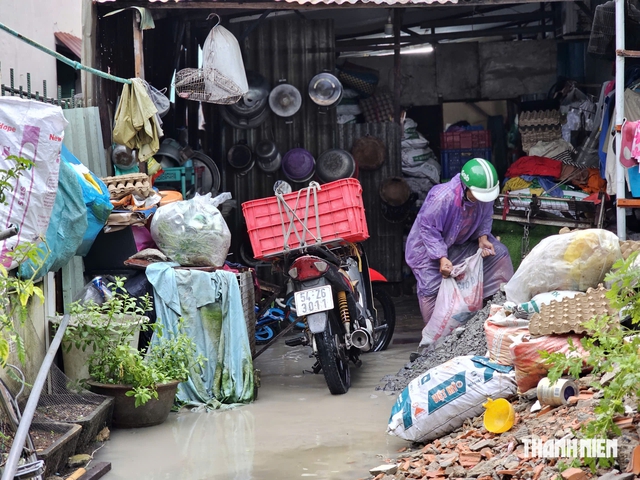 Khổ sở v&igrave; ngập nước hẻm 1428 Huỳnh Tấn Ph&aacute;t suốt gần 3 th&aacute;ng - Ảnh 7.