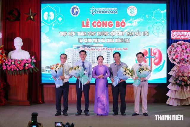 Đồng Nai thực hiện thành công ca ghép thận đầu tiên từ người chồng 'hiến' cho vợ- Ảnh 2.