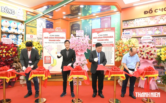 Hai nhà sách 'khủng' được đầu tư 28 tỉ đồng tại Hải Dương và Thanh Hóa - Ảnh 1.